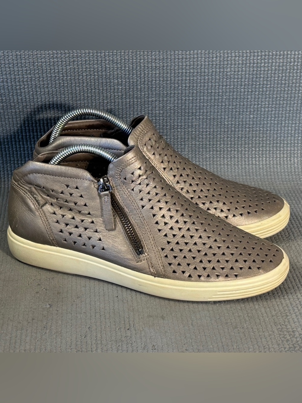 ECCO Soft 7 Leather Laser Cut Bootie Shoes Metallic Women’s Size 10 US 41 EU